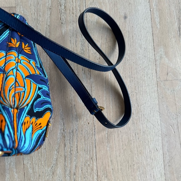 Rare Prada canvas floral canapa bag~Beautiful structure/Excellent condition. - Picture 12 of 14